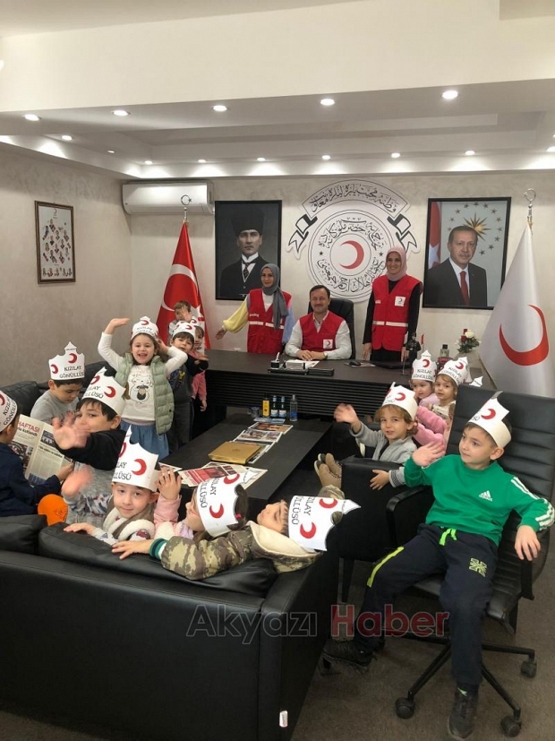 Konuralp Anaokulu'ndan depremzede çocuklar için anlamlı yardım