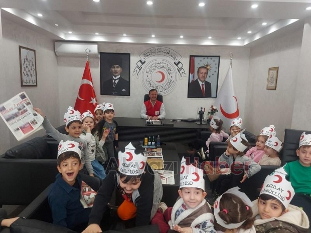 Konuralp Anaokulu'ndan depremzede çocuklar için anlamlı yardım