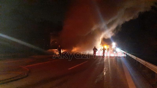 İplik yüklü dorse alevlere teslim oldu