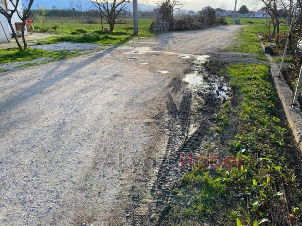 Akyazı'da vatandaştan belediyeye tepki