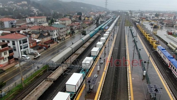 Sakarya'dan 40 konteyner daha yola çıktı