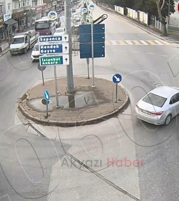 Çark caddesi kavşağında otomobile çarpıp böyle kaçtı!