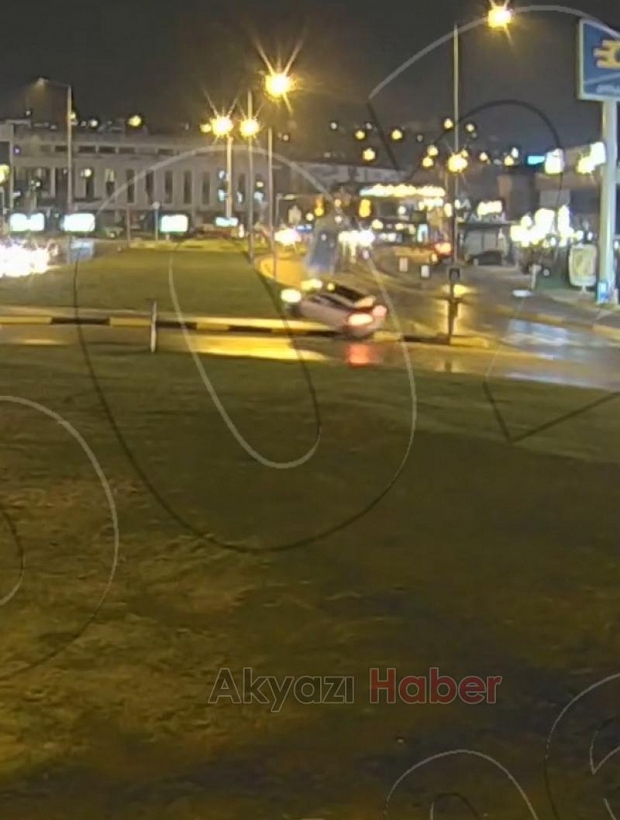 Çark caddesi kavşağında otomobile çarpıp böyle kaçtı!
