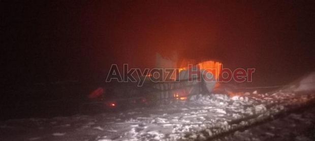 Sultanpınar Yaylası'nda iki ev yandı