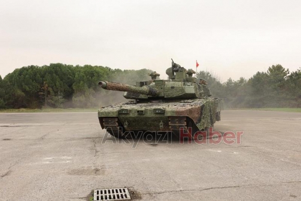 Sakarya'da üretilen Altay tankı gazetecilere tanıtıldı