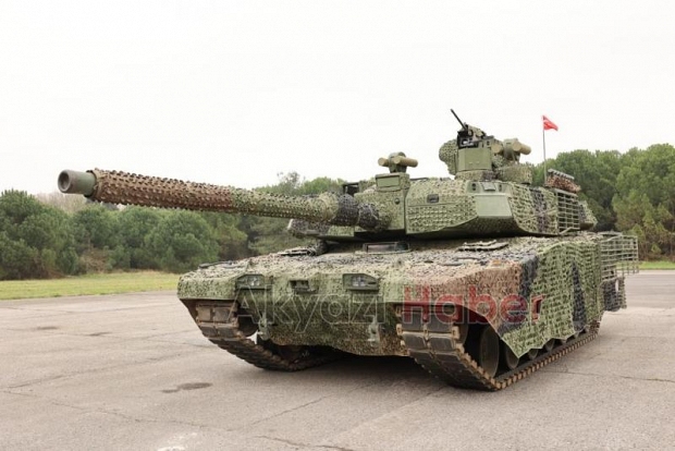 Sakarya'da üretilen Altay tankı gazetecilere tanıtıldı
