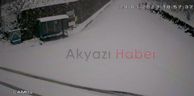Keremali Yaylası'nda kar yağışı etkili oluyor