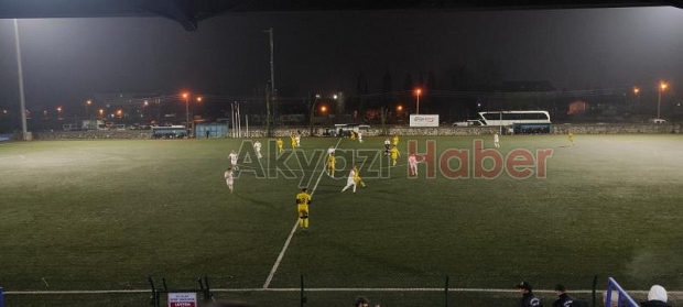 As Akyazıspor iddiasını sürdürdü