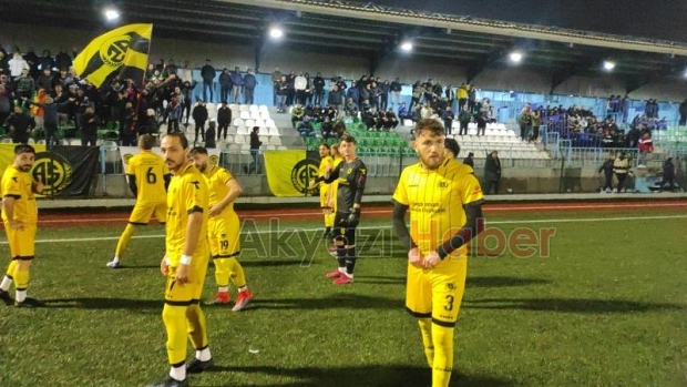As Akyazıspor iddiasını sürdürdü