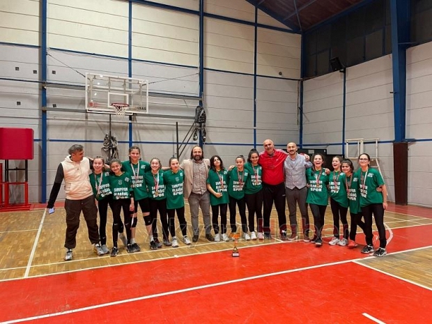 Alaağaçspor Midi Kızlar Voleybol Takımı Türkiye Şampiyonası yolunda