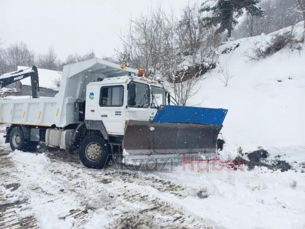  Büyükşehir zirvelerde karla mücadele mesaisinde
