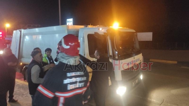 Çöp kamyonu alev aldı