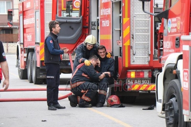 Alevlerin arasında kalan itfaiyeci öldü, arkadaşları gözyaşlarına boğuldu