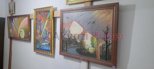 Ödüllü ressam Akyazı'da