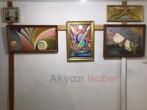 Ödüllü ressam Akyazı'da