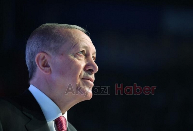 Cumhurbaşkanı Erdoğan'dan gençlere 'cep telefonu ve bilgisayar' müjdesi