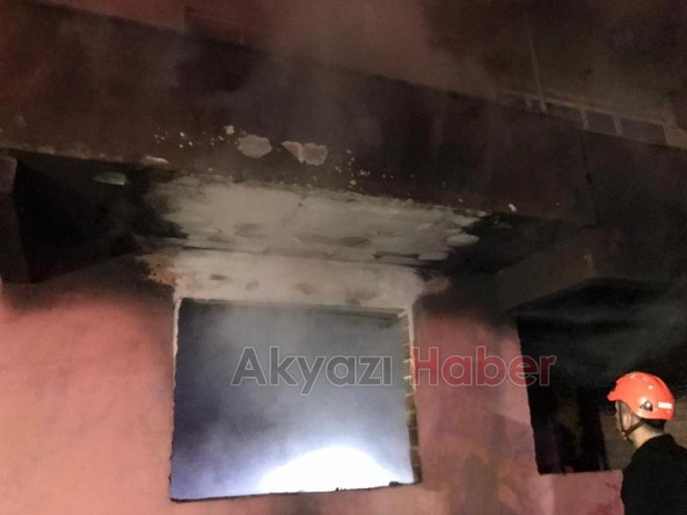 Alev alev yanan depoda kundaklama şüphesi