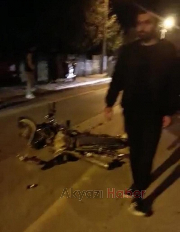 Motosikletler kafa kafaya çarpıştı