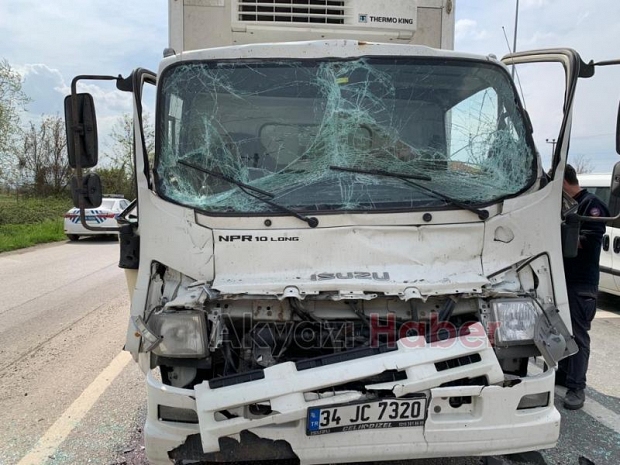 Ormanköy'de kaza; Sürücü araçta sıkıştı
