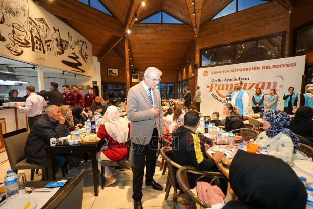 İlk günden itibaren kardeşlerimizin yanındayız 