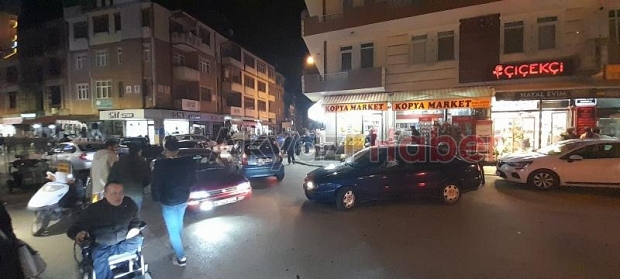 Bayram alışverişine çıkanlar trafiği kilitledi