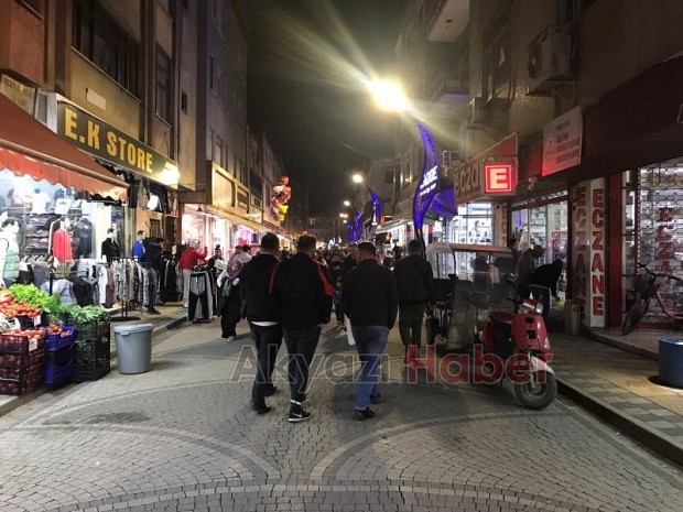 Bayram alışverişine çıkanlar trafiği kilitledi