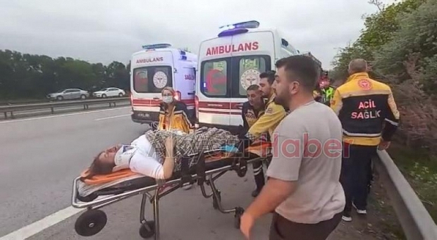Minibüs devrildi: 13 yaralı