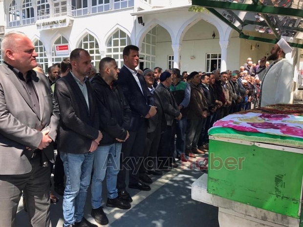 Eşe Başara Defnedildi