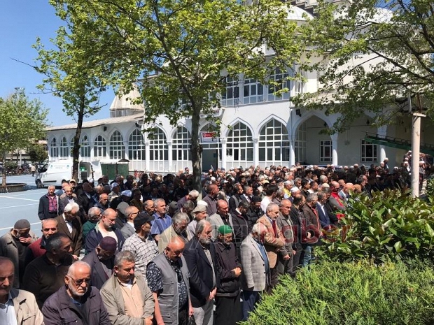 Eşe Başara Defnedildi