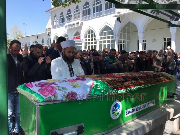 Eşe Başara Defnedildi