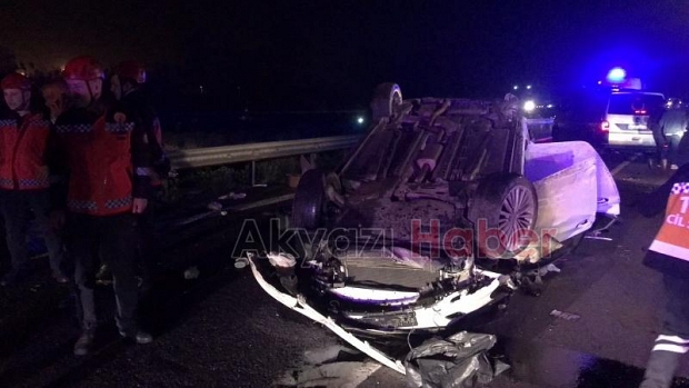 Otoyolda feci kaza: 1'i ağır 4 yaralı