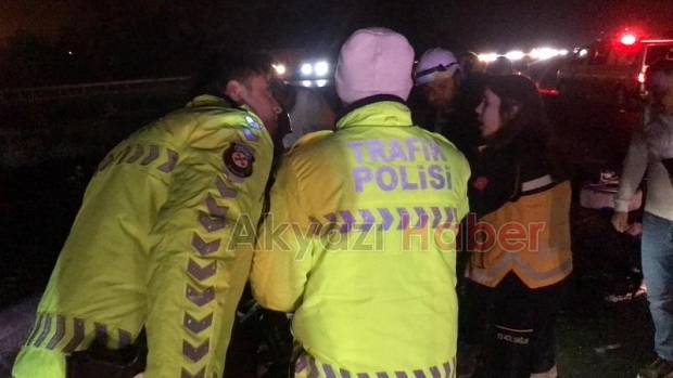 Otoyolda feci kaza: 1'i ağır 4 yaralı