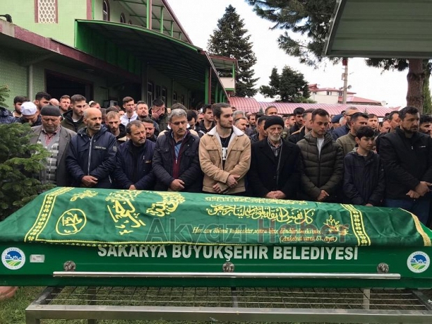Kazada ölen 2 kişi toprağa verildi