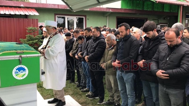 Kazada ölen 2 kişi toprağa verildi