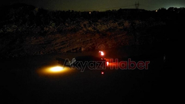 Akyazı'da otomobil dereye uçtu