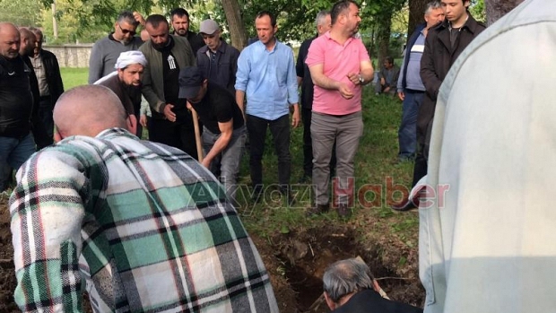 Efendi Yazıcı toprağa verildi