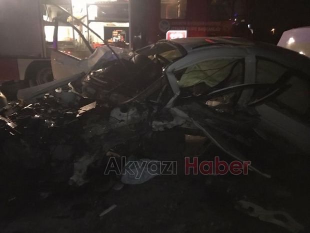İki otomobilin çarpıştığı kazada 1 kişi öldü, 4 kişi ağır yaralandı