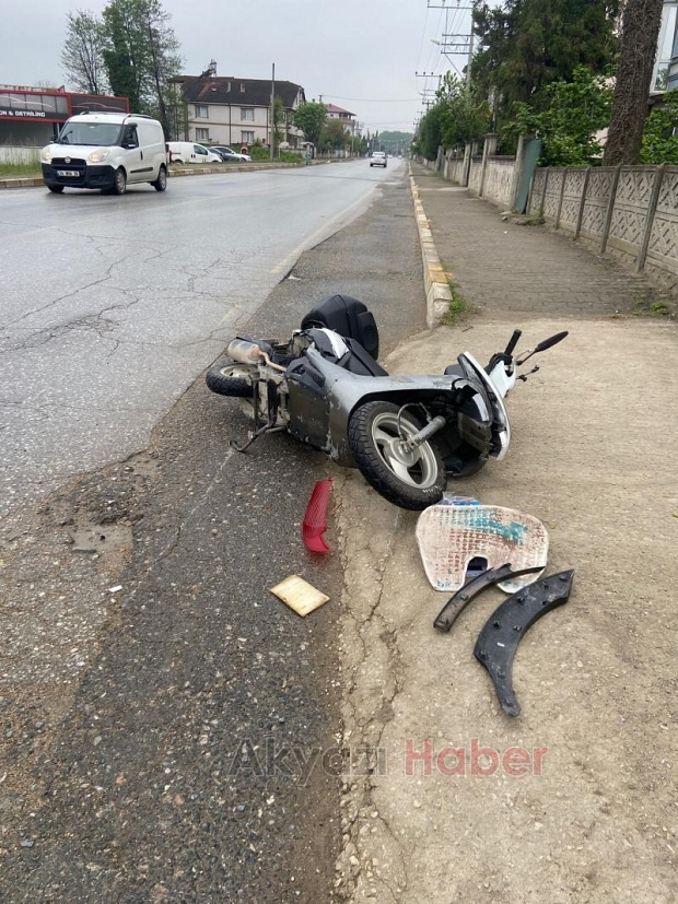 Akyazı'da cip ile çarpışan motosikletli yaralandı