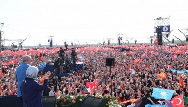 Milletimiz Cumhurbaşkanının arkasında  
