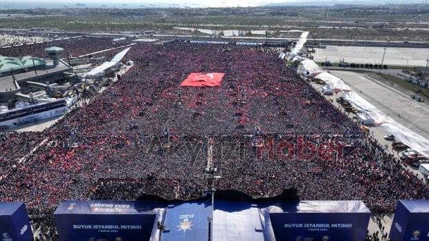 Milletimiz Cumhurbaşkanının arkasında  