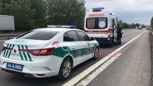 Akyazı'da Kaza Tır Dereye Uçtu 1 Yaralı