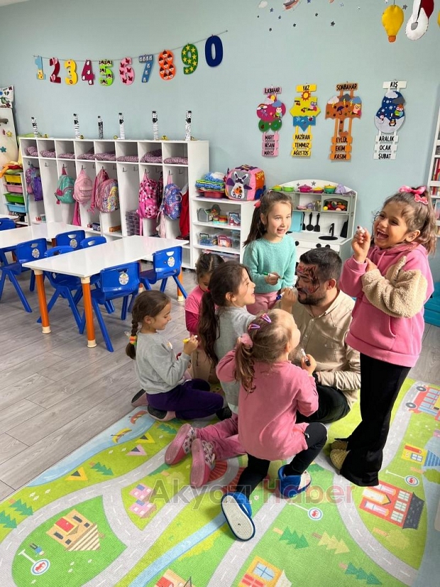 Akyazı Gençlik Derneği Çoçuklarla buluştu.