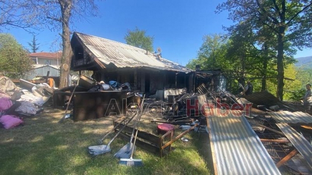Evi yanan gurbetçinin oğlu Fransa'dan döndü