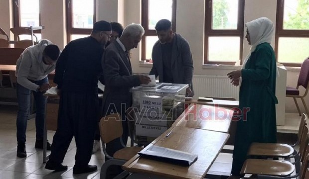 Sandıklar açıldı, oy sayımına geçildi