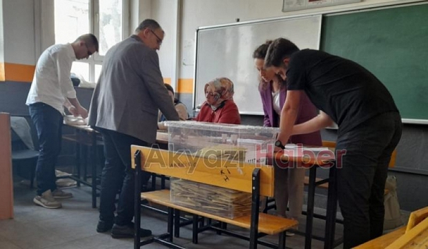 Sandıklar açıldı, oy sayımına geçildi
