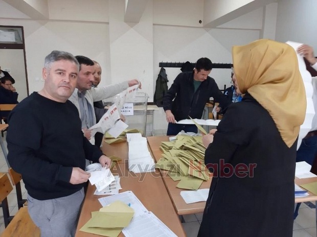 Sandıklar açıldı, oy sayımına geçildi