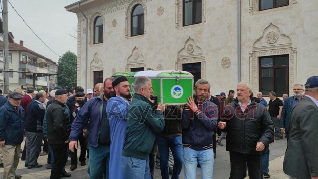 Ümran Armağan defnedildi
