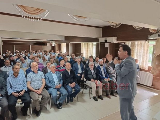 Akyazı'da emekli olan diyanet görevlilerine ödül verildi