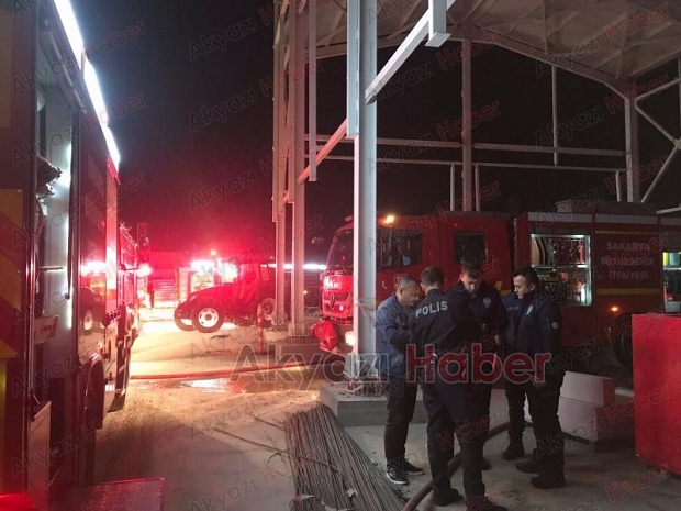 Traktör fabrikası'nın içinde bulunan otomotiv boyahanesinde yangın