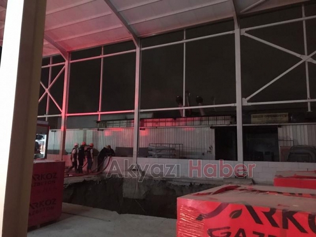 Traktör fabrikası'nın içinde bulunan otomotiv boyahanesinde yangın